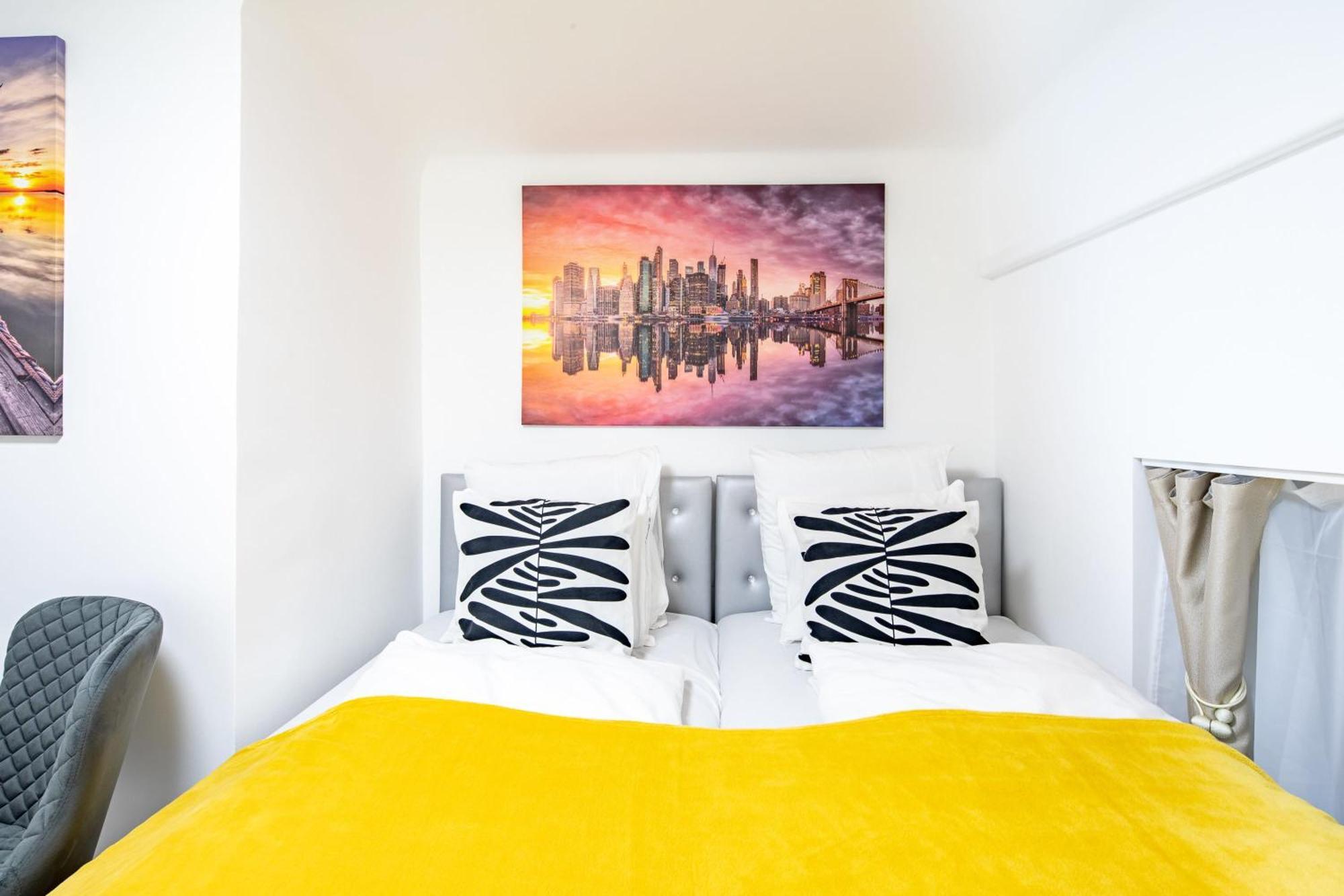 Apartment Super - Fresh And Modern